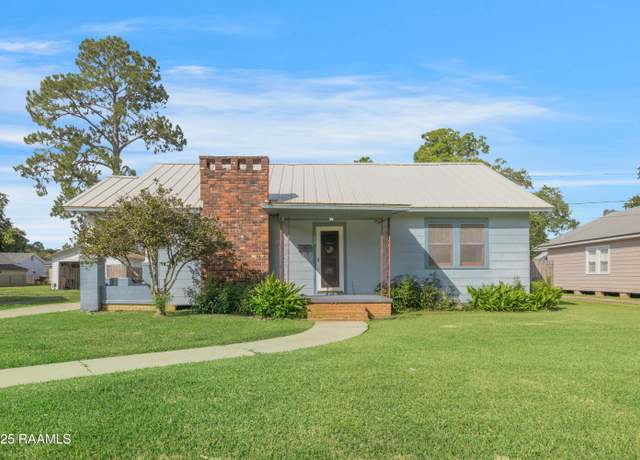 Property at 108 Trotter St, New Iberia, LA 70563, 3 beds, 3 baths