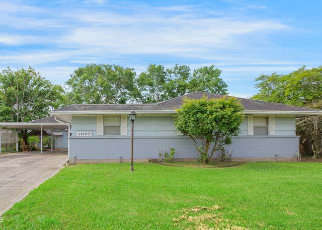 Property at 1119 Mary Lee St, Franklin, LA 70538, 4 beds, 2 baths