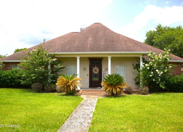 Property at 101 David St, Breaux Bridge, LA 70517, 3 beds, 2 baths
