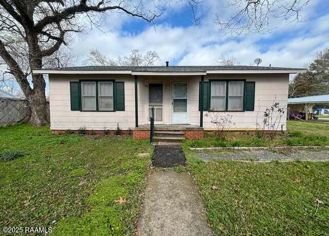 Property at 920 W Peach Ave, Eunice, LA 70535, 2 beds, 1 bath