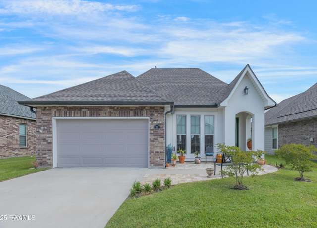 Property at 207 Tennyson Dr, Broussard, LA 70518, 3 beds, 2 baths