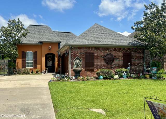Property at 107 Octavia Dr, Scott, LA 70583, 3 beds, 2 baths