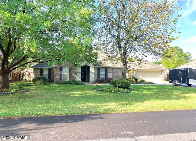 Property at 638 Bellevue Plantation Rd, Lafayette, LA 70503, 4 beds, 2.5 baths