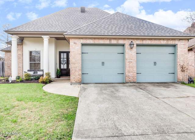 Property at 111 La Villa Cir, Youngsville, LA 70592, 3 beds, 2.5 baths