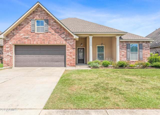 Property at 204 Moss Bluff Dr, Lafayette, LA 70507, 4 beds, 2 baths