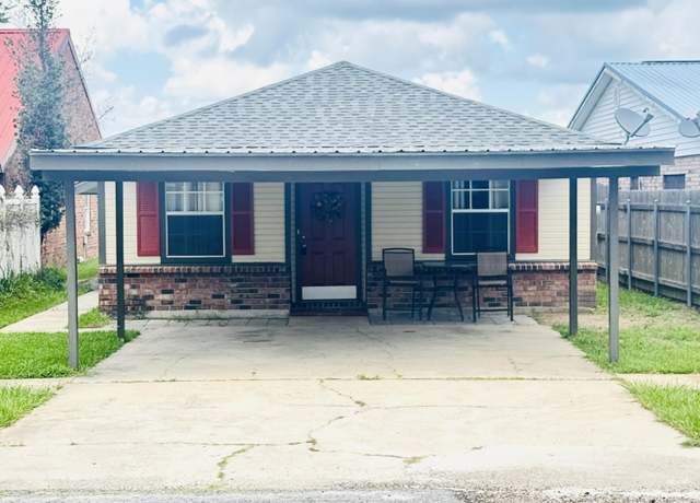 Property at 209 Lowell Dr, Lafayette, LA 70506, 3 beds, 2 baths