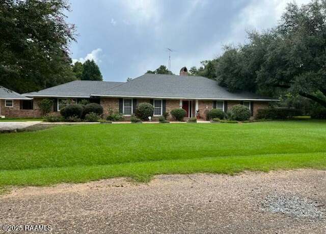 Property at 1217 Wellington Ave, Opelousas, LA 70570, 4 beds, 3.5 baths