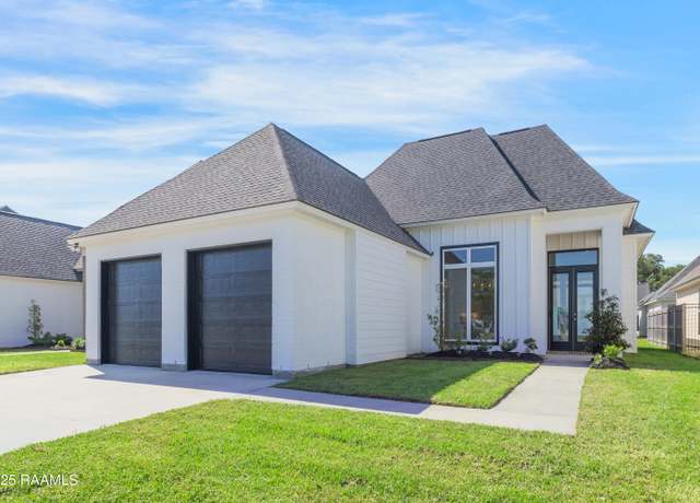 Property at 328 Redfern St, Lafayette, LA 70508, 3 beds, 2.5 baths
