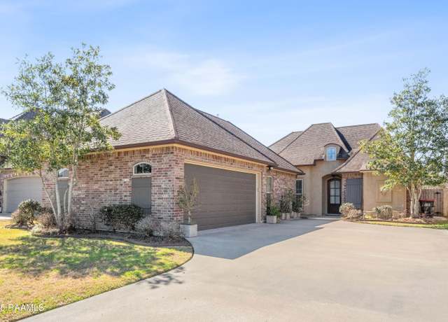 Property at 311 Dunvegan Ct, Lafayette, LA 70503, 3 beds, 3 baths