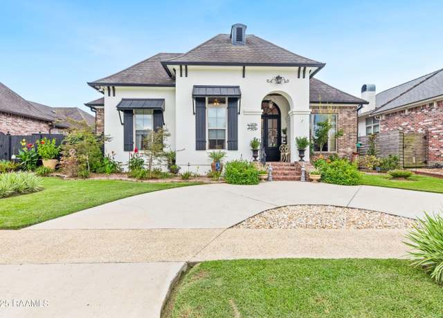 Property at 1106 Le Triomphe Pkwy, Broussard, LA 70518, 4 beds, 2.5 baths
