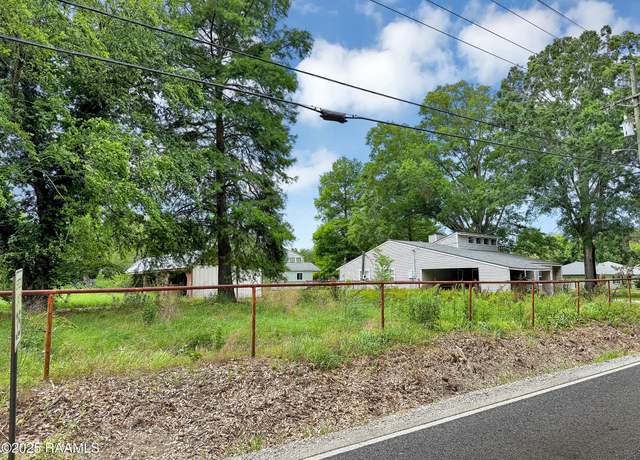 Property at 300 Blk S Larriviere Dr, Youngsville, LA 70592