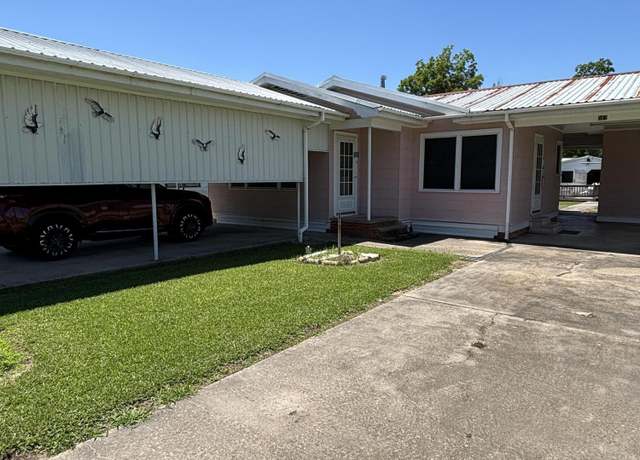 Property at 587 Main St, Arnaudville, LA 70512, 3 beds, 1 bath