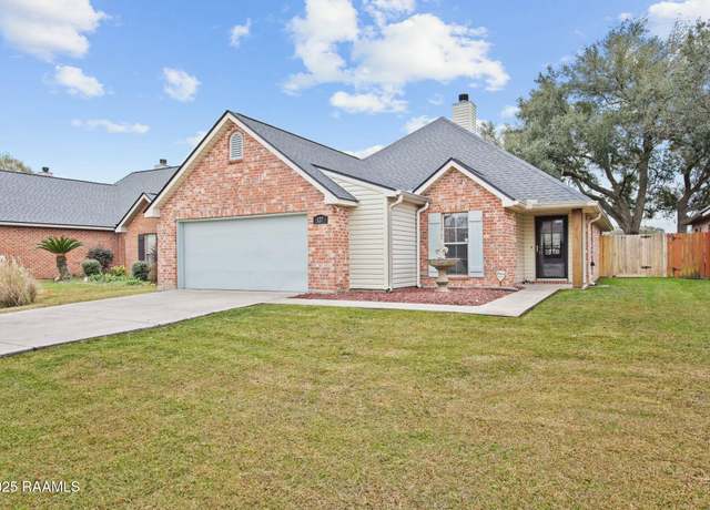 Property at 127 Harvest Point Cir, Lafayette, LA 70506, 3 beds, 2 baths