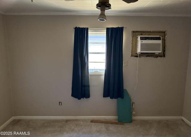 Property at 146 Highland Blvd, Ville Platte, LA 70586, 3 beds, 2 baths