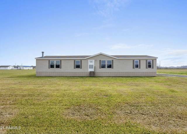 Property at 2500 Royer Rd, Jennings, LA 70546, 4 beds, 2 baths