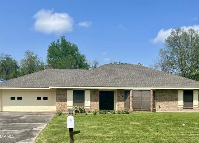 Property at 500 Amanda Dr, Lafayette, LA 70507, 3 beds, 2 baths