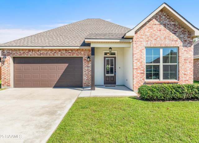 Property at 105 Spider Lily Ln, Lafayette, LA 70508, 3 beds, 2 baths