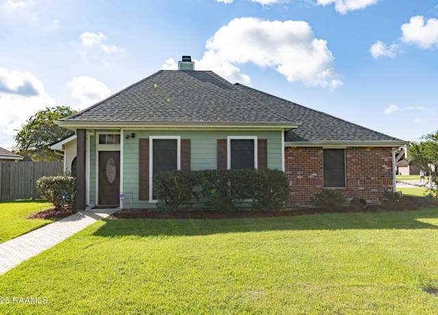 Property at 100 Country Morning Ct, Lafayette, LA 70508, 3 beds, 2 baths