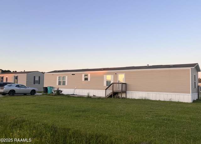 Property at 198 Cabernet Dr, Opelousas, LA 70570, 3 beds, 2 baths