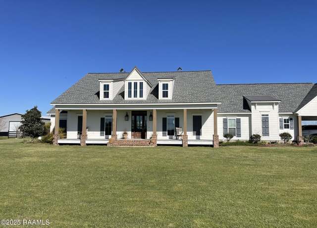 Property at 3713 Vidrine Rd, Ville Platte, LA 70586, 3 beds, 3.5 baths
