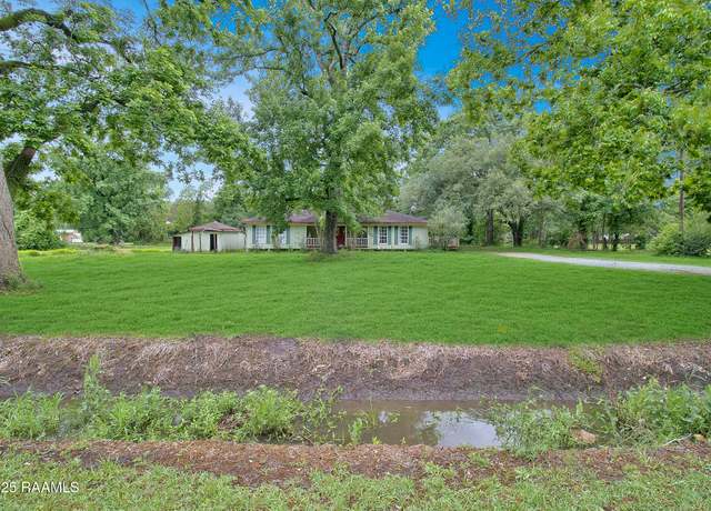 Property at 700 Guidry Rd, Lafayette, LA 70503, 3 beds, 2 baths