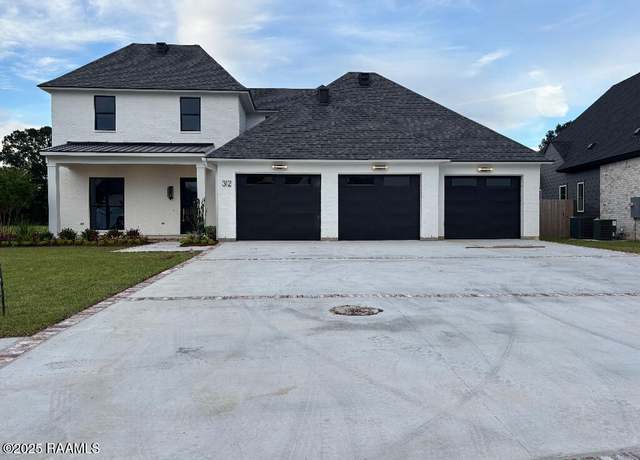 Property at 312 Abercrombie Way, Youngsville, LA 70592, 4 beds, 3.5 baths