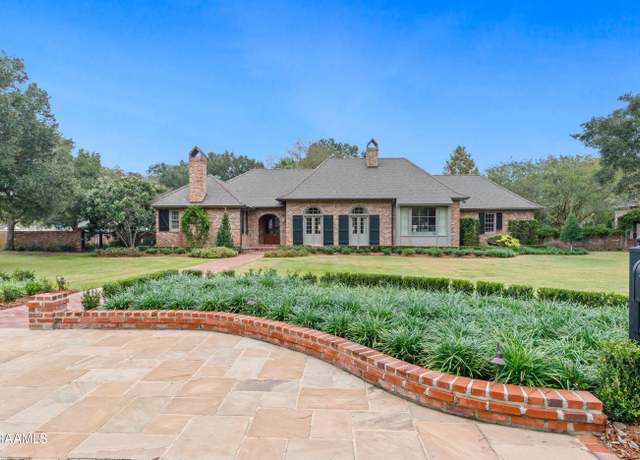 Property at 100 Noblemen Ln, Lafayette, LA 70508, 3 beds, 3.5 baths