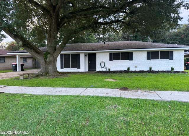 Property at 102 Patricia Ann Pl, Lafayette, LA 70508, 3 beds, 2 baths