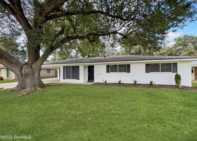 Property at 102 Patricia Ann Pl, Lafayette, LA 70508, 3 beds, 2 baths