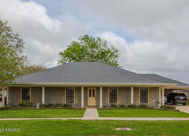 Property at 809 S Cunningham St, Rayne, LA 70578, 3 beds, 2.5 baths