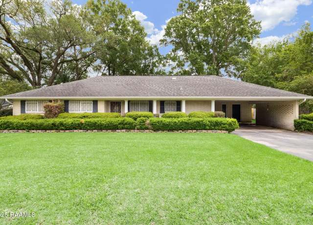 Property at 105 Kennedy Dr, Lafayette, LA 70501, 3 beds, 2 baths