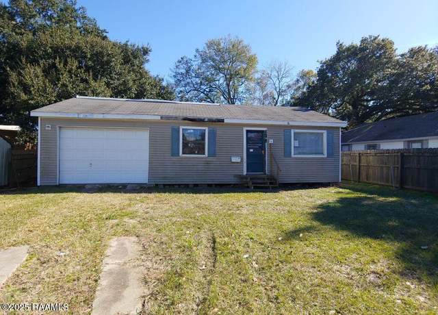 Property at 612 Ashton St, New Iberia, LA 70563, 2 beds, 1 bath