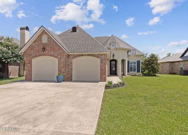 Property at 214 Talon Rd, Youngsville, LA 70592, 3 beds, 2.5 baths