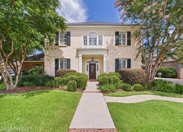 Property at 502 Farmington Dr, Lafayette, LA 70503, 4 beds, 2.5 baths