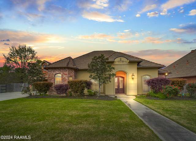 Property at 702 Santa Anita Dr, Lafayette, LA 70503, 5 beds, 4.5 baths