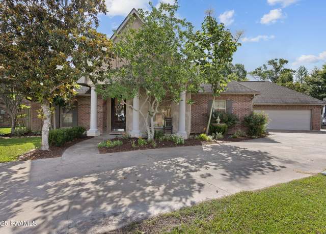 Property at 113 Piedmont Ln, Youngsville, LA 70592, 4 beds, 3 baths