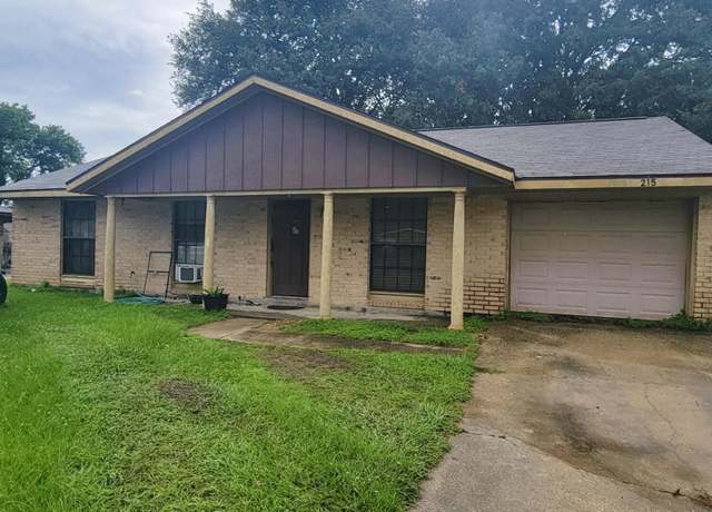 Property at 215 Titan Dr, Lafayette, LA 70508, 3 beds, 2 baths