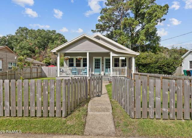 Property at 511 Saint Joseph St, Lafayette, LA 70506, 3 beds, 2 baths