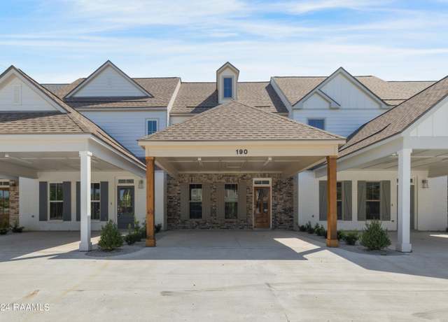 Property at 190 Emerite Dr, Lafayette, LA 70506, 2 beds, 2.5 baths