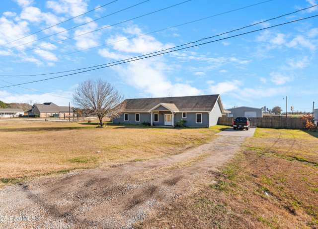 Property at 2002 Weeks Island Rd, New Iberia, LA 70560, 3 beds, 2 baths
