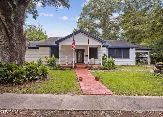 Property at 132 N Pinaud St, St. Martinville, LA 70582, 3 beds, 2 baths