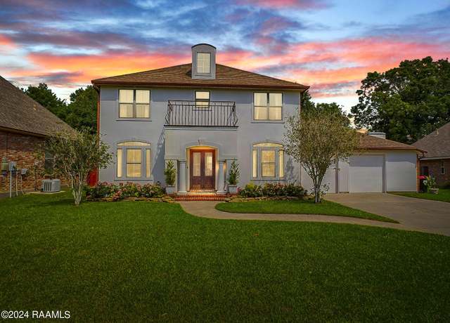 Property at 104 Queen Of Peace Dr, Lafayette, LA 70508, 5 beds, 2.5 baths