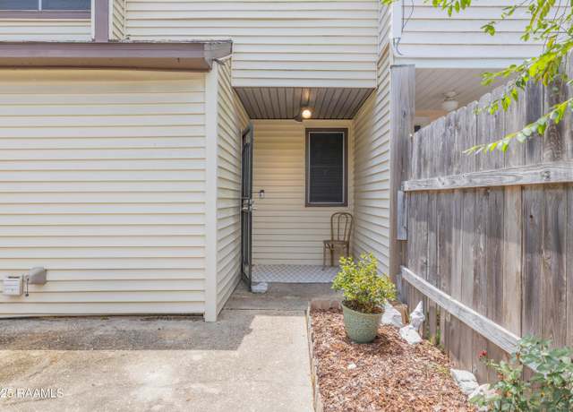 Property at 26 Morning Glory Sq, Lafayette, LA 70507, 2 beds, 1.5 baths