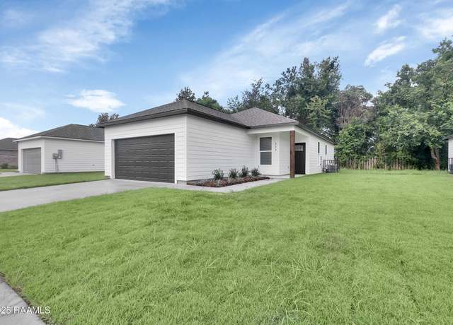 Property at 111 Salt Dr, Lafayette, LA 70506, 3 beds, 2 baths