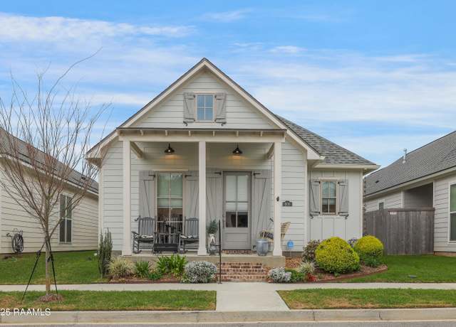 Property at 608 Bourdette Dr, Lafayette, LA 70507, 3 beds, 2 baths
