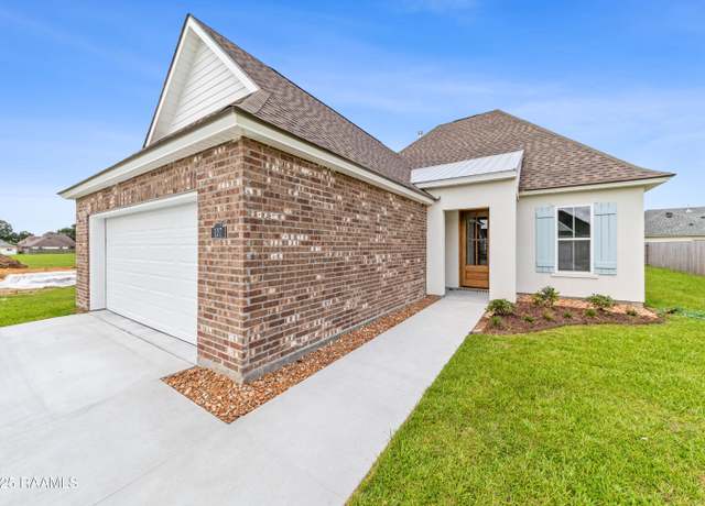 Property at 107 Lilian Ln, Maurice, LA 70555, 3 beds, 2 baths