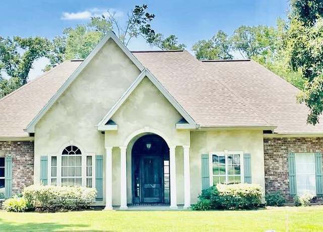 Property at 225 Carrera Ln, Eunice, LA 70535, 3 beds, 2.5 baths