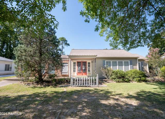 Property at 2244 W Landry St, Opelousas, LA 70570, 3 beds, 2 baths