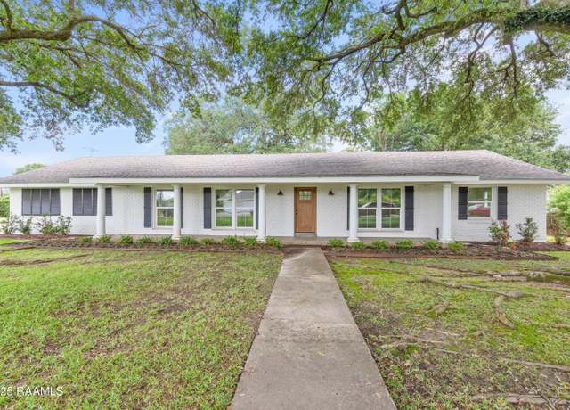 Property at 501 Brentwood Blvd, Lafayette, LA 70503, 3 beds, 2.5 baths