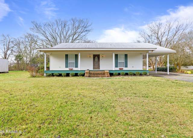 Property at 1230 Hebert Ln, St. Martinville, LA 70582, 3 beds, 3 baths